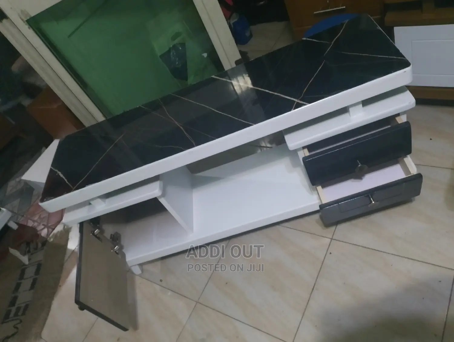 ቲቪ ማስቀመጫ/ቲቪ ስታንድ