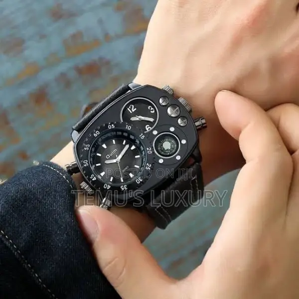 Oulm Mens Steampunk Quartz Wrist Watch