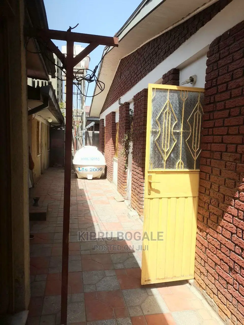 3bdrm Villa in Ayat, Bole for sale