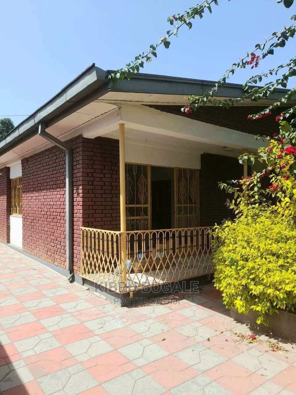 3bdrm Villa in Ayat, Bole for sale