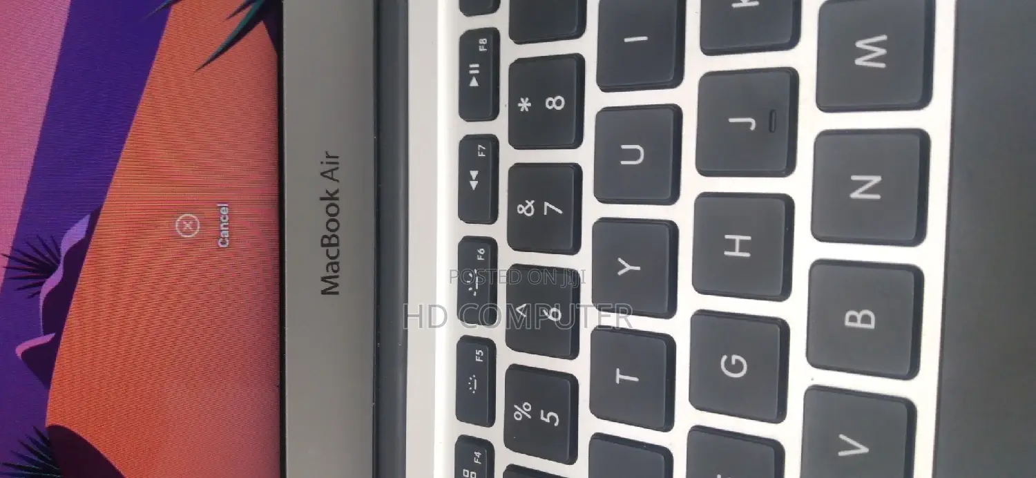 New Laptop Apple MacBook 2017 8GB SSD 128GB