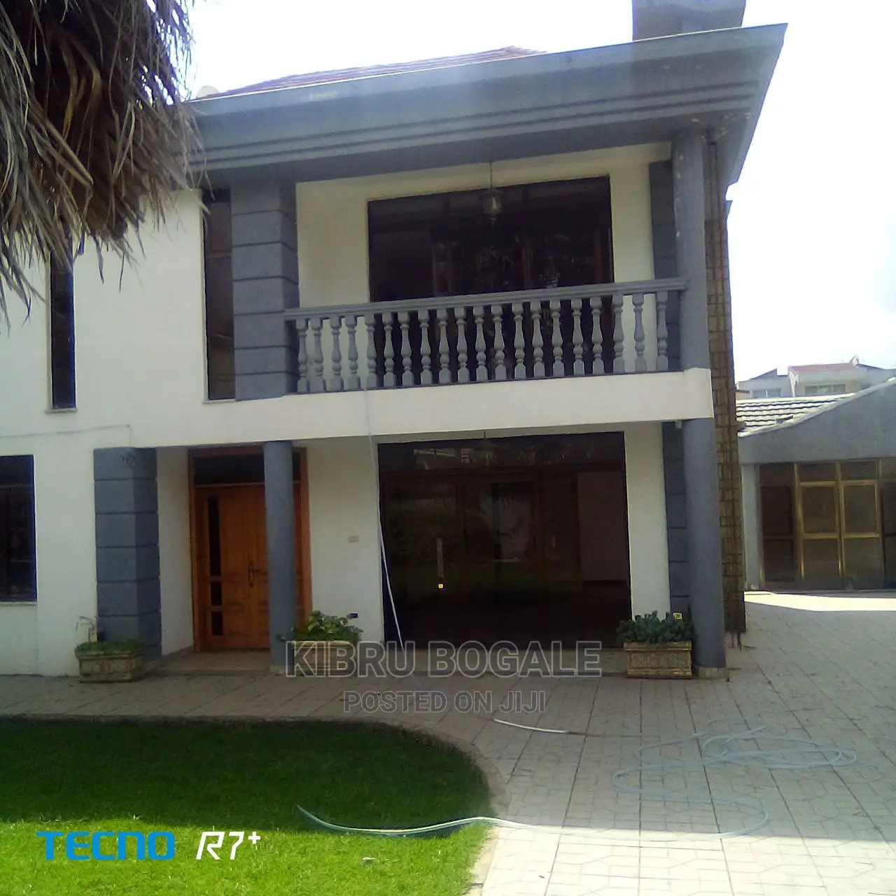 5bdrm House in Ayat, Bole for sale