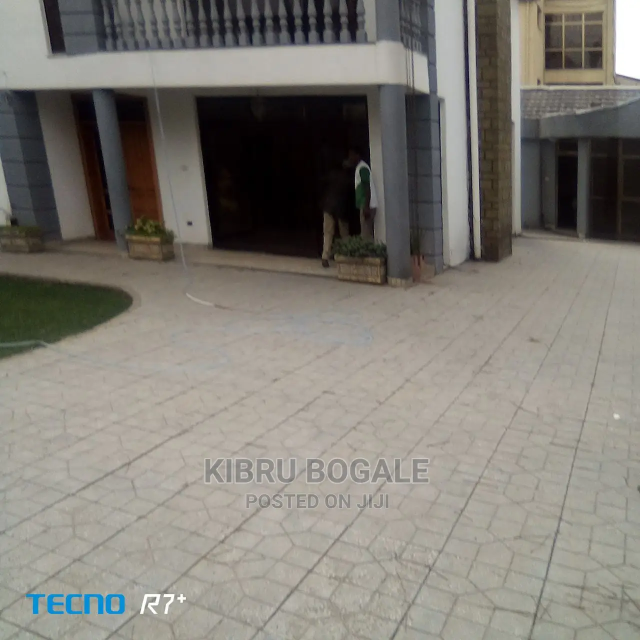 5bdrm House in Ayat, Bole for sale