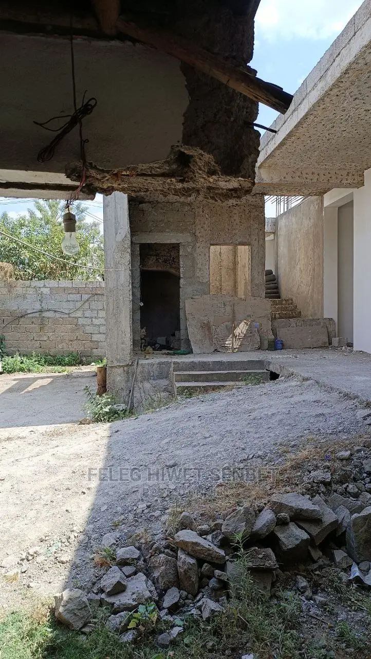 1bdrm Apartment in አአ, Bole for Sale