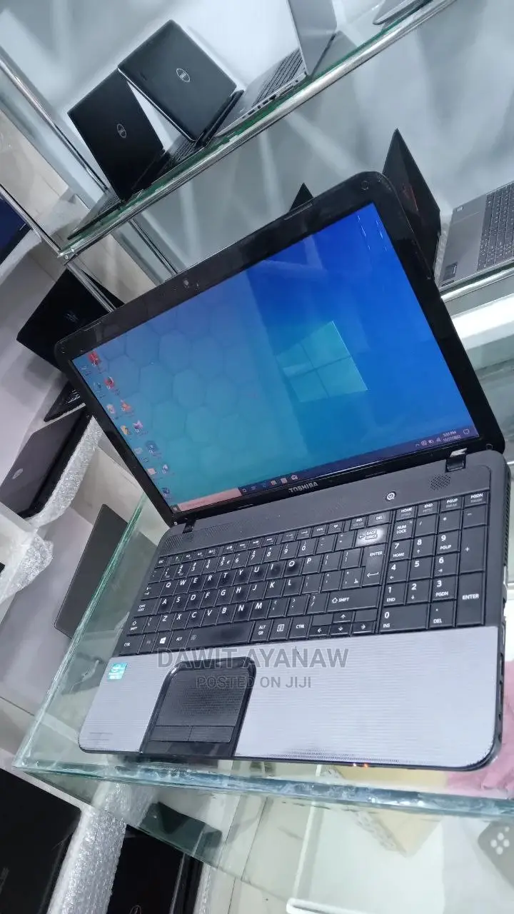 Laptop Toshiba Satellite C850 4GB Intel Core I3 HDD 500GB