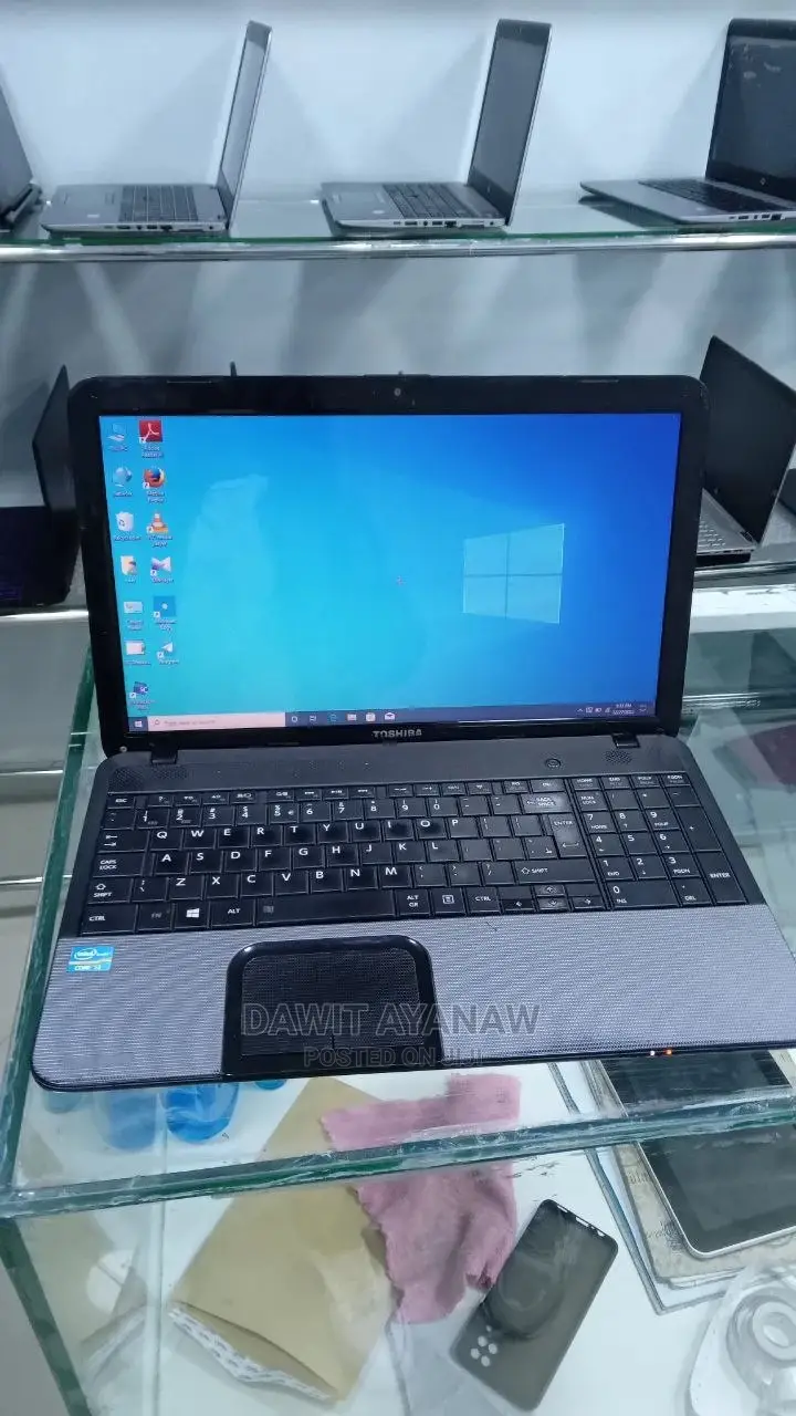 Laptop Toshiba Satellite C850 4GB Intel Core I3 HDD 500GB