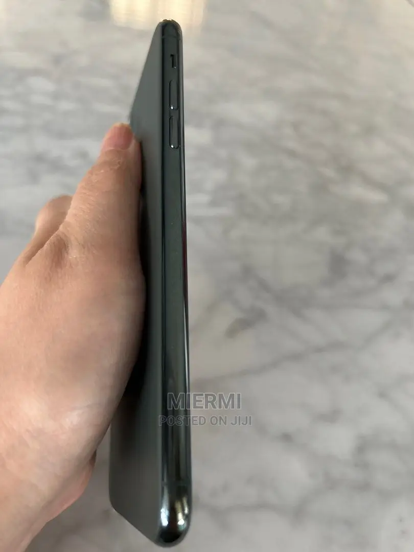 New Apple iPhone 11 Pro Max 64 GB Green