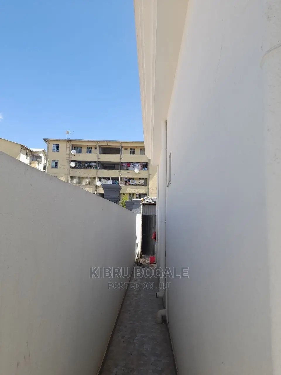 5bdrm Villa in Ayat, Bole for sale