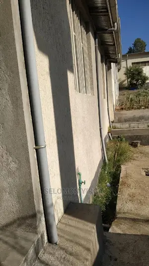 መጋዘን ኪራዪ ከፍታዉ 6 ሜትር