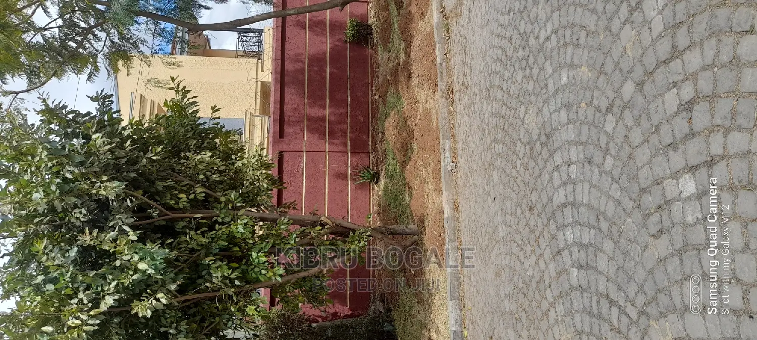 6bdrm House in Ayat, Bole for Sale