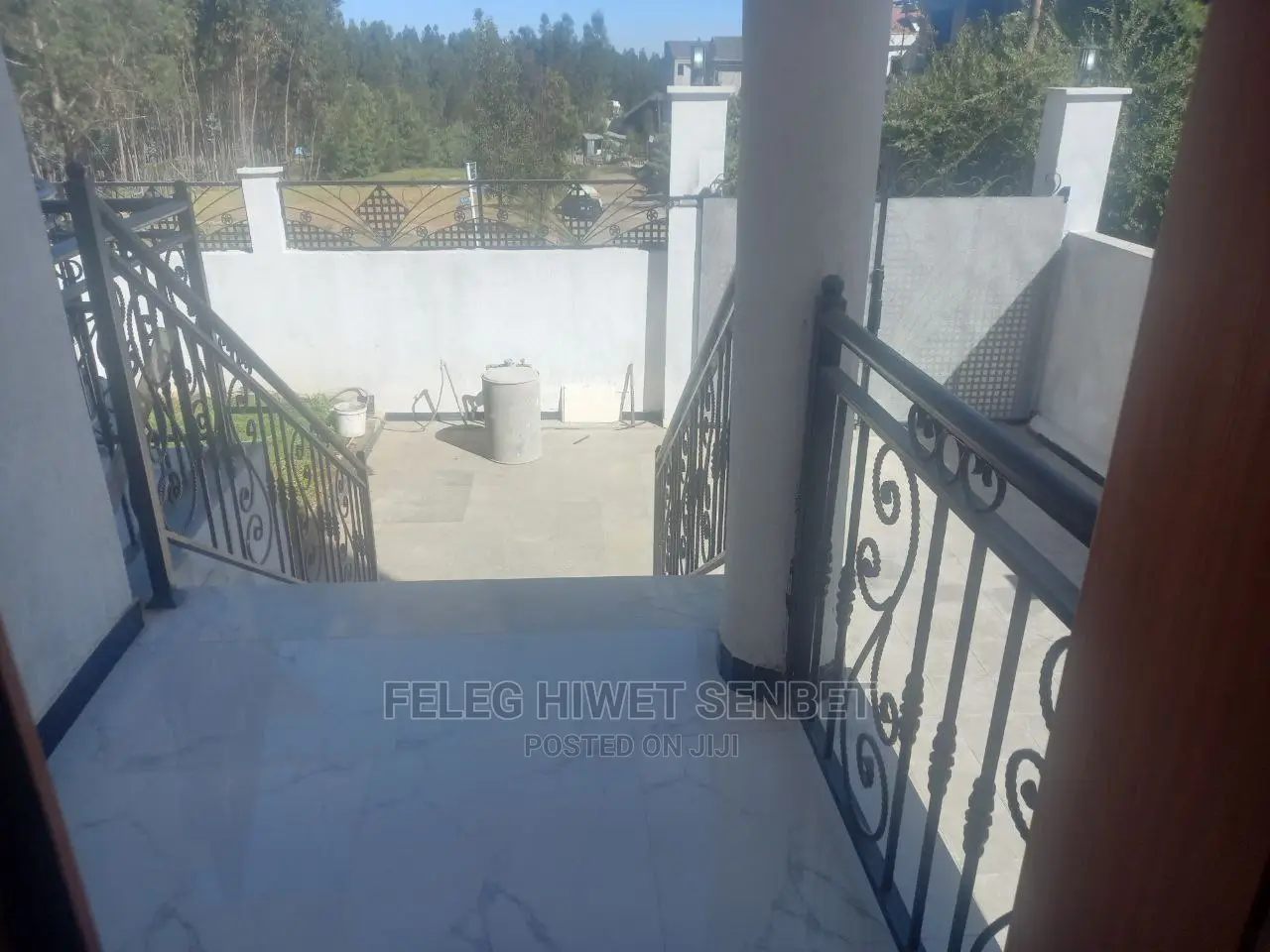 Furnished 6bdrm House in አአ, Bole for Sale