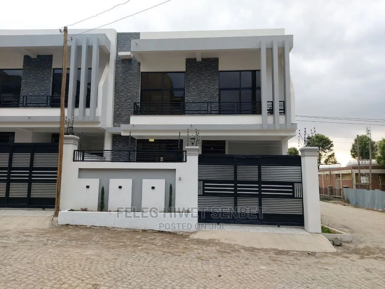 Furnished 4bdrm House in አሠ, Bole for sale