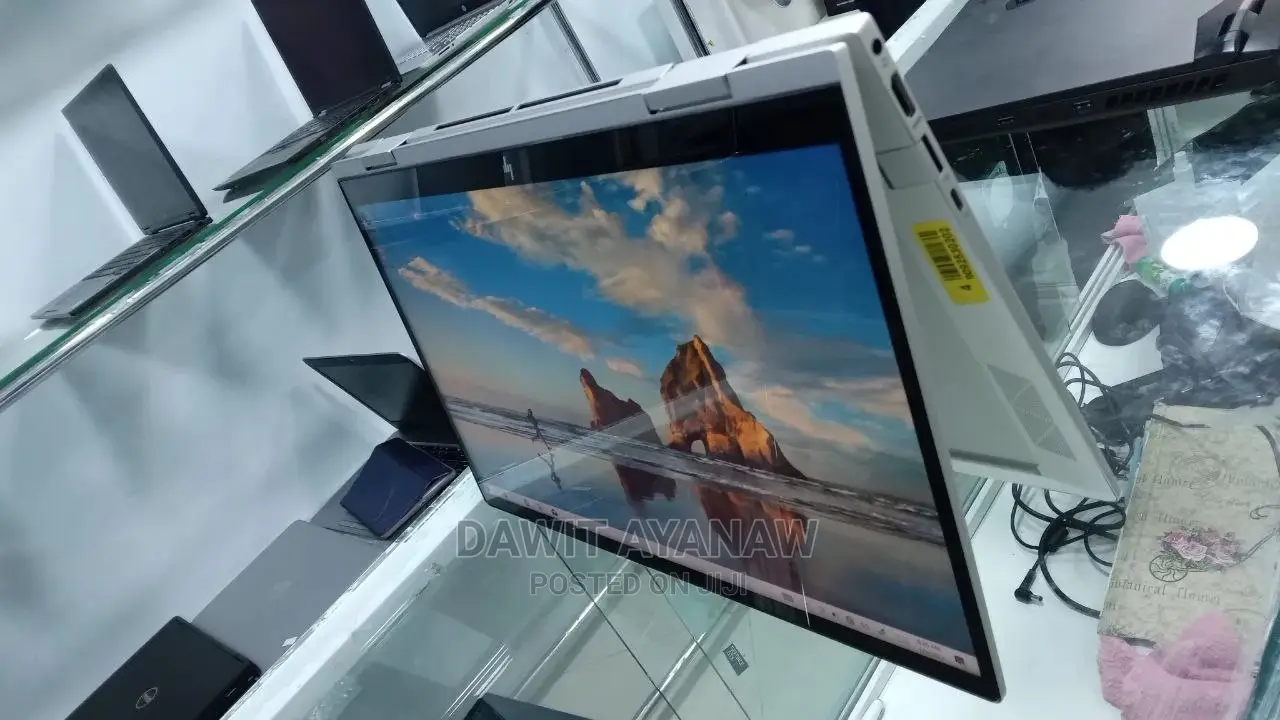 New Laptop HP Envy X360 8GB Intel Core I5 SSD 256GB