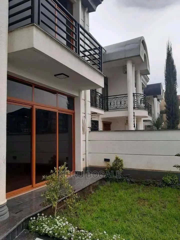 5bdrm House in Ayat, Bole for sale