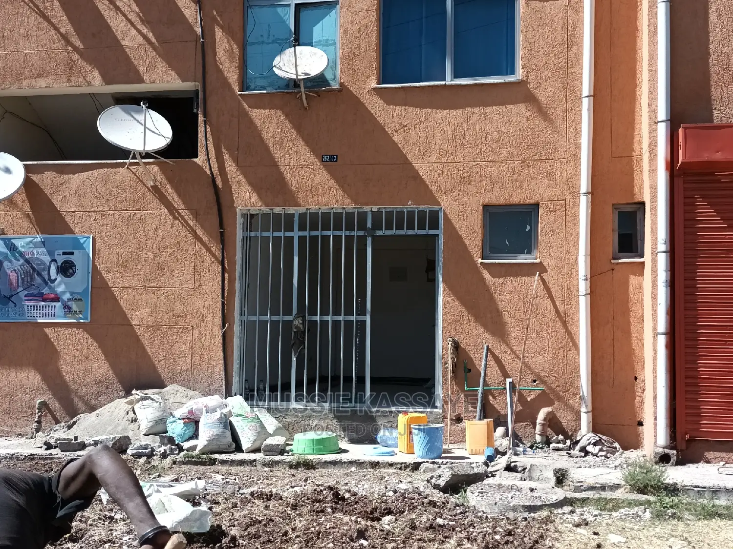 Commercial Shop Gelan Condominum