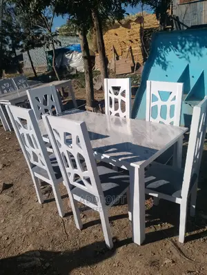 Dining Table /መመገቢያ ጠረጴዛ