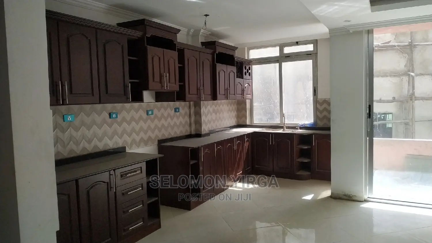 3bdrm Apartment in አድስ አበባ, Kirkos for Rent