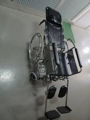 Wheelchair (Stretcher,Commodo)