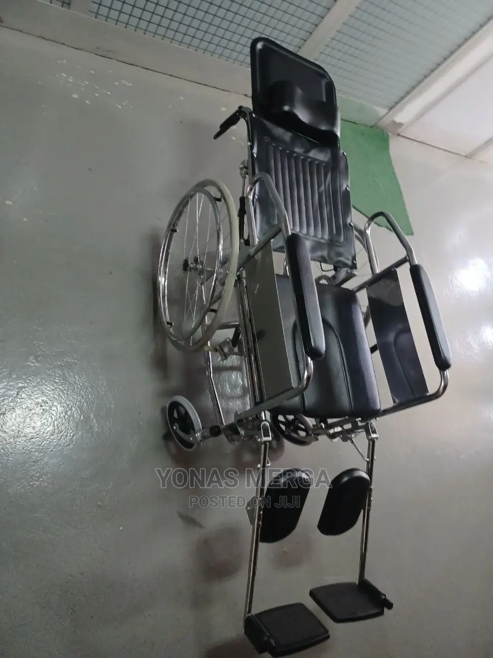 Wheelchair (Stretcher,Commodo)