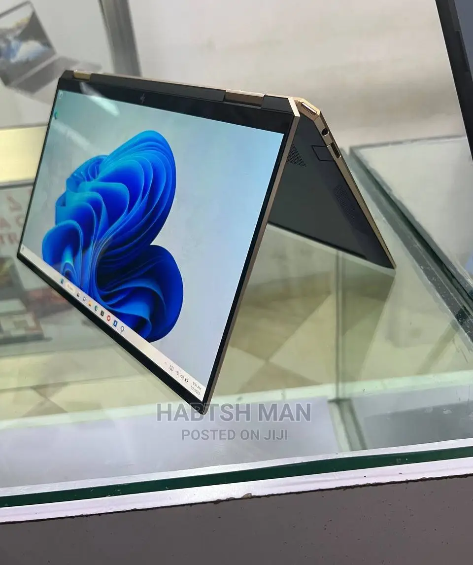 New Laptop HP Spectra 13 16GB Intel Core I7 SSD 1T