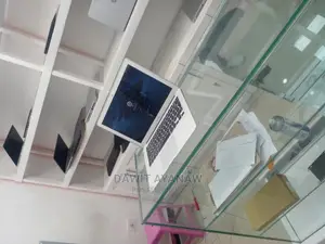 New Laptop Apple MacBook Air 2015 8GB Intel Core I5 SSD 128GB