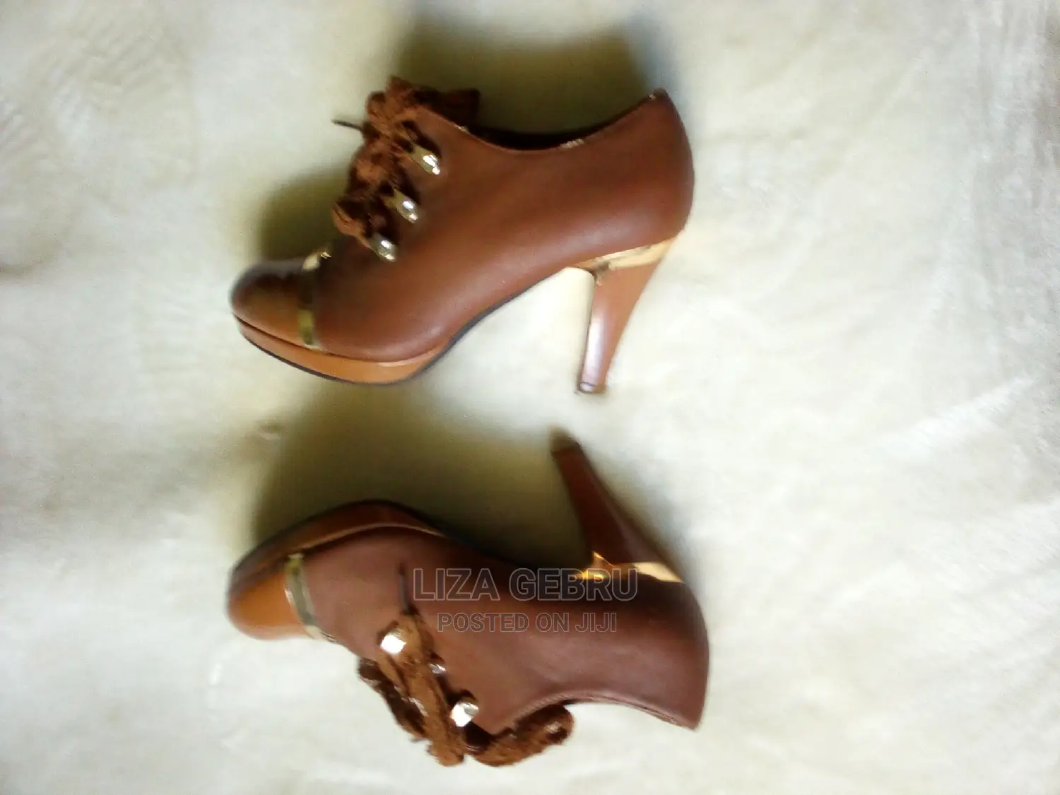 Women Shoes.Size 35