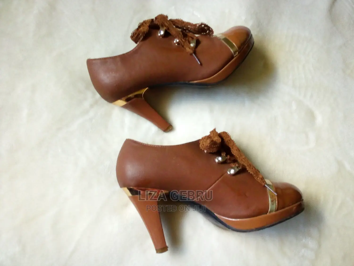 Women Shoes.Size 35