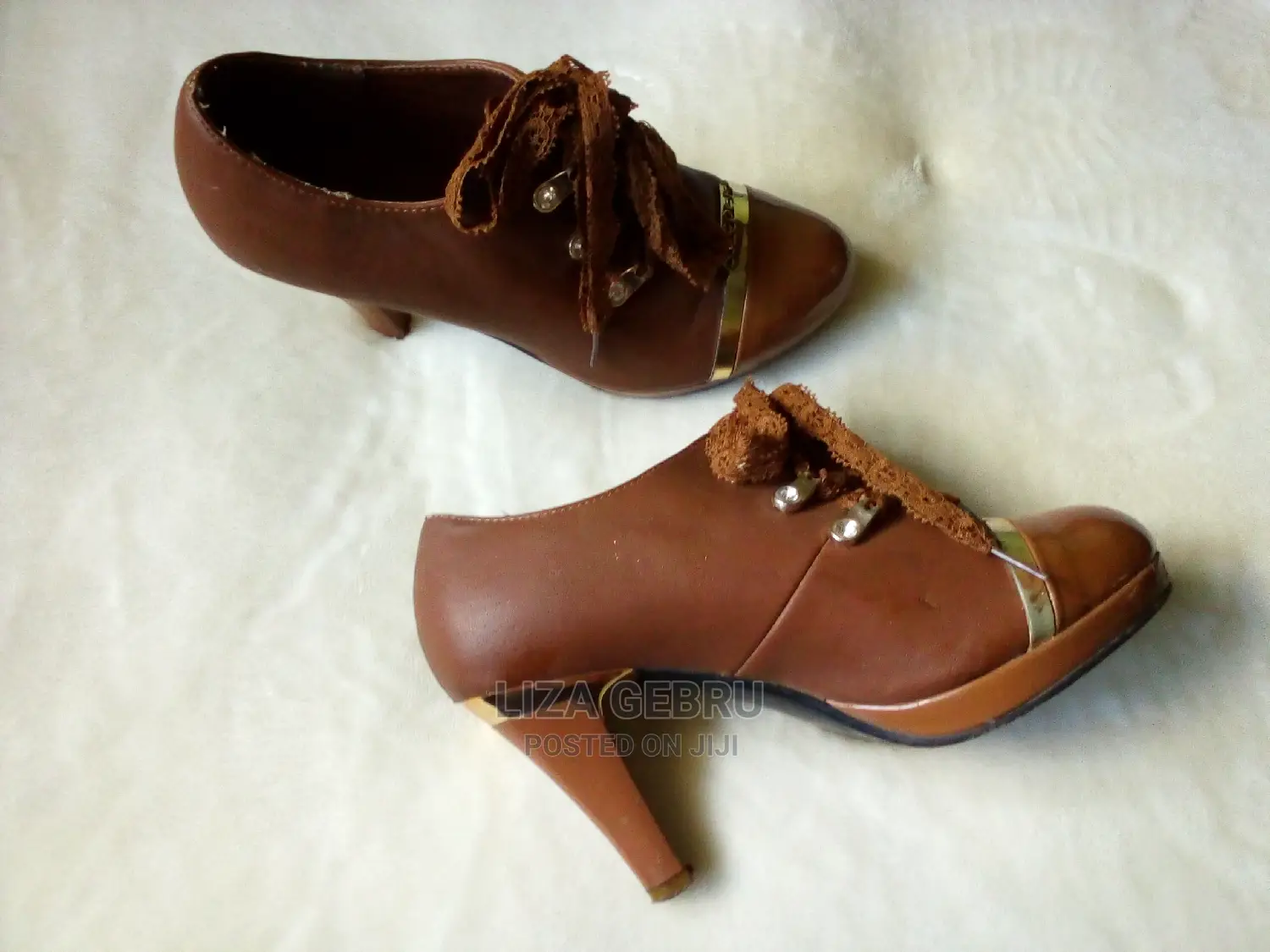 Women Shoes.Size 35