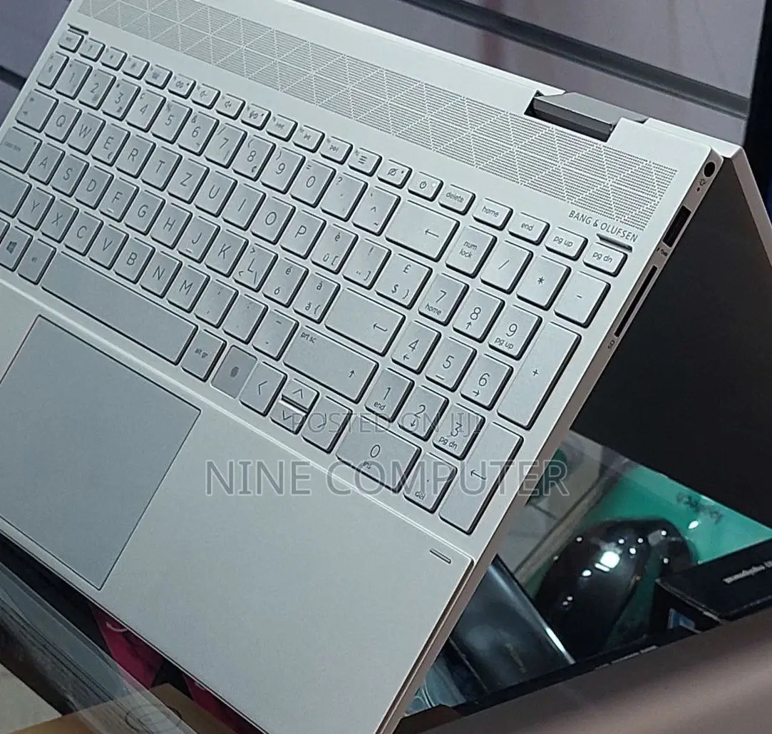 New Laptop HP Envy X360 8GB Intel Core I7 SSD 512GB