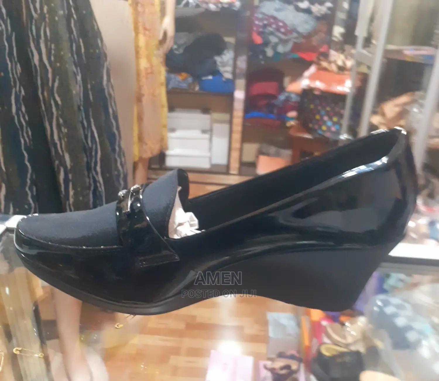 Ladies Shoe
