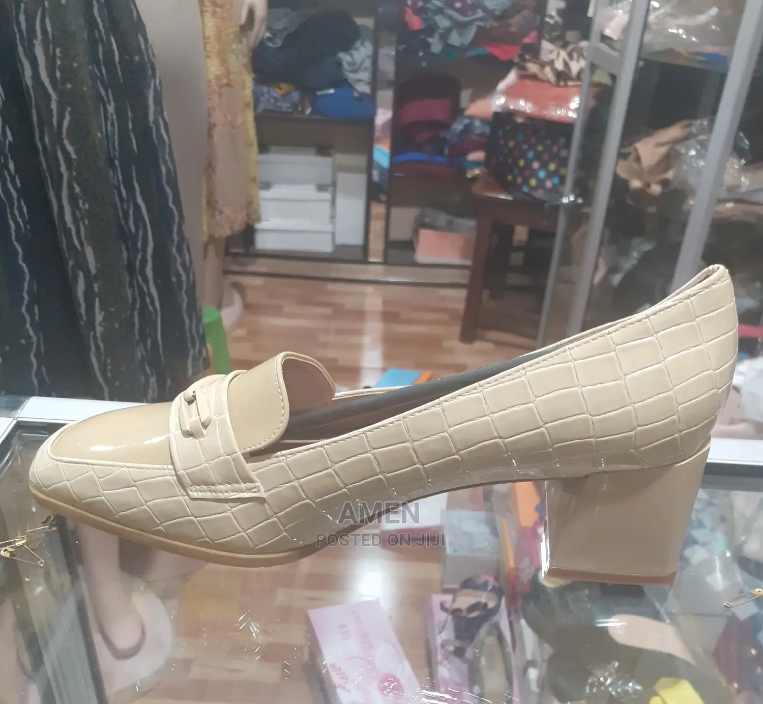 Ladies Shoe