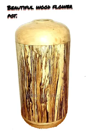 Photo - Very Beautiful Splated Wood Flower Pot