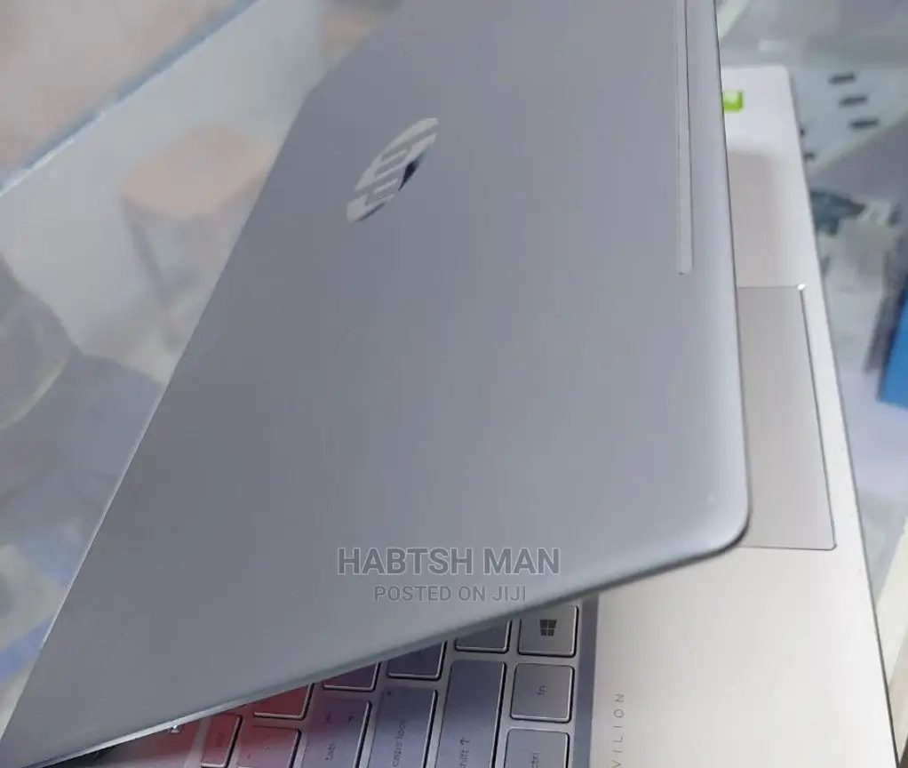 New Laptop HP 8GB Intel Core I7 SSD 512GB