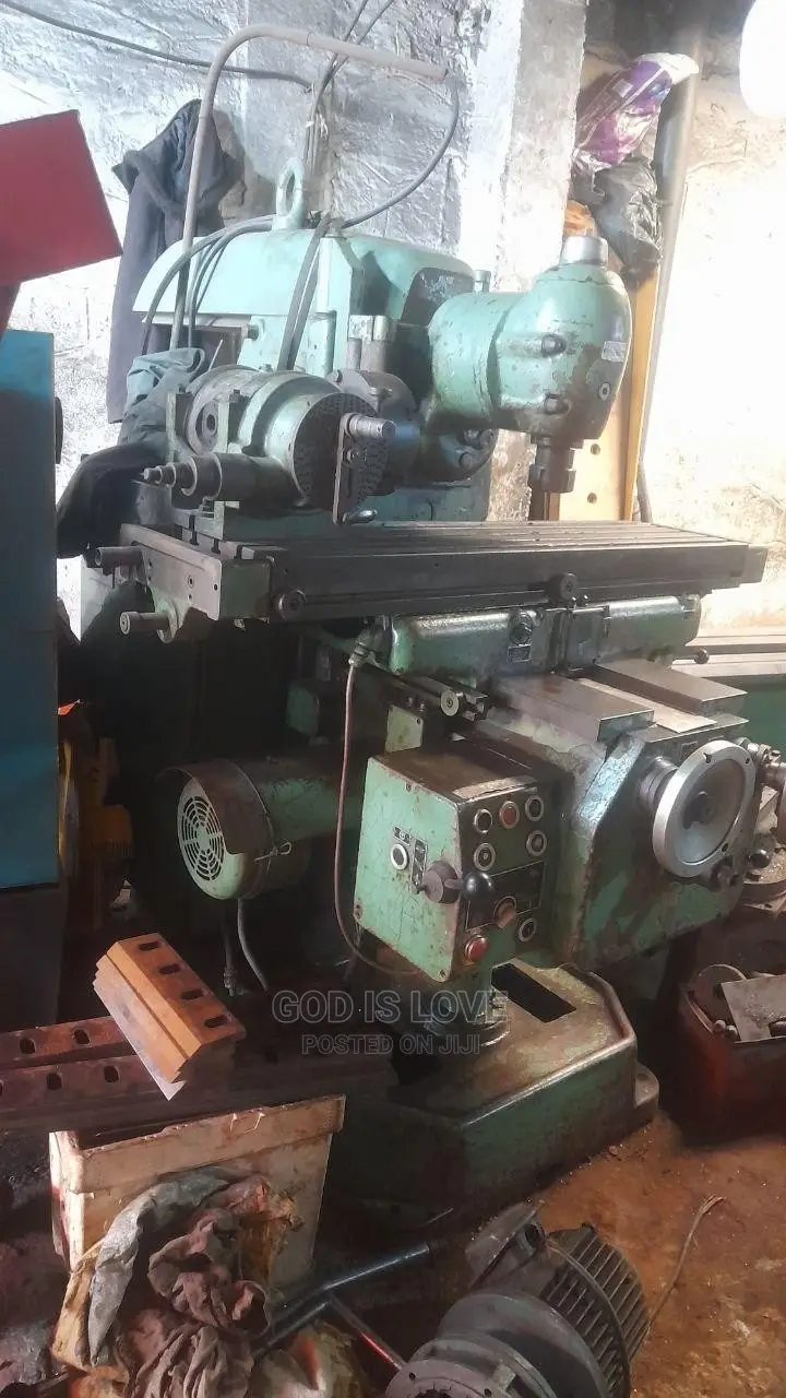 Unversal Miling Machine