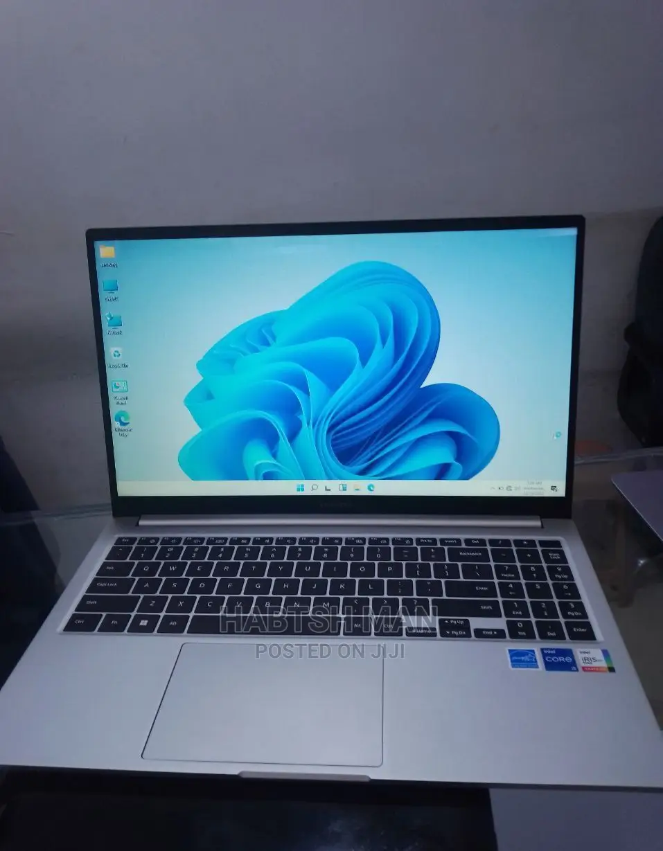 New Laptop Samsung Galaxy Book 2 8GB Intel Core I5 SSD 512GB