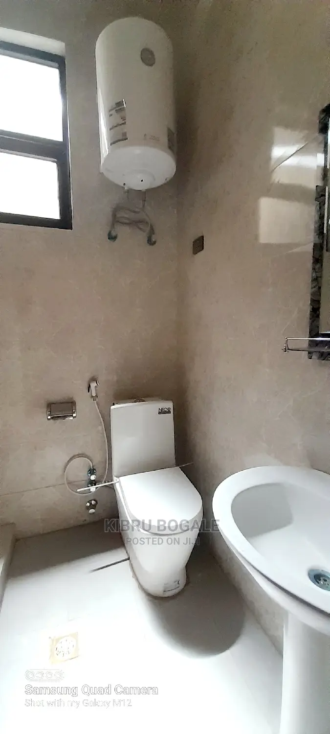 3bdrm Villa in Ayat, Bole for Sale