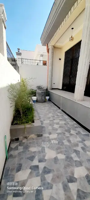 3bdrm Villa in Ayat, Bole for Sale