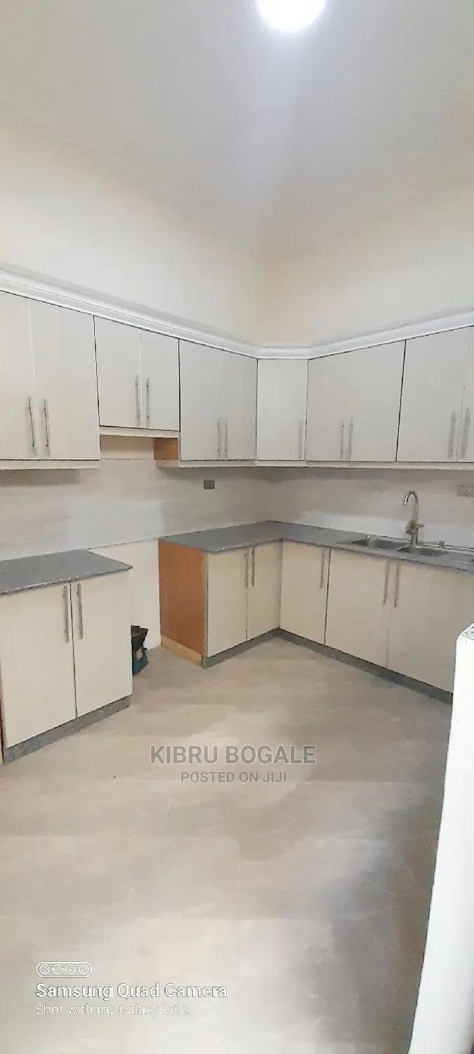 3bdrm Villa in Ayat, Bole for Sale