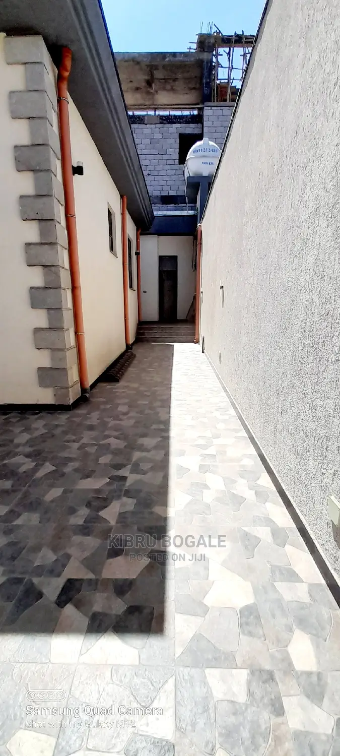 3bdrm Villa in Ayat, Bole for Sale