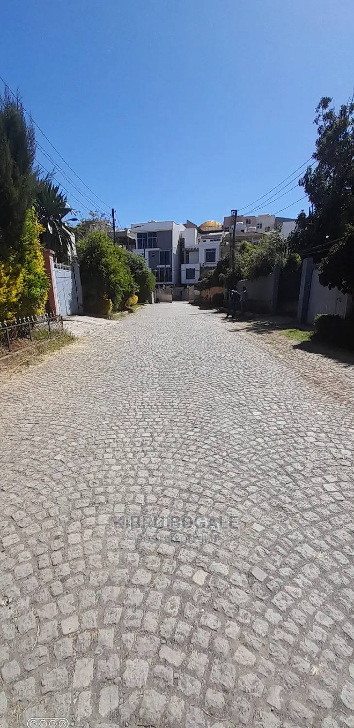 5bdrm House in Ayat, Bole for Sale