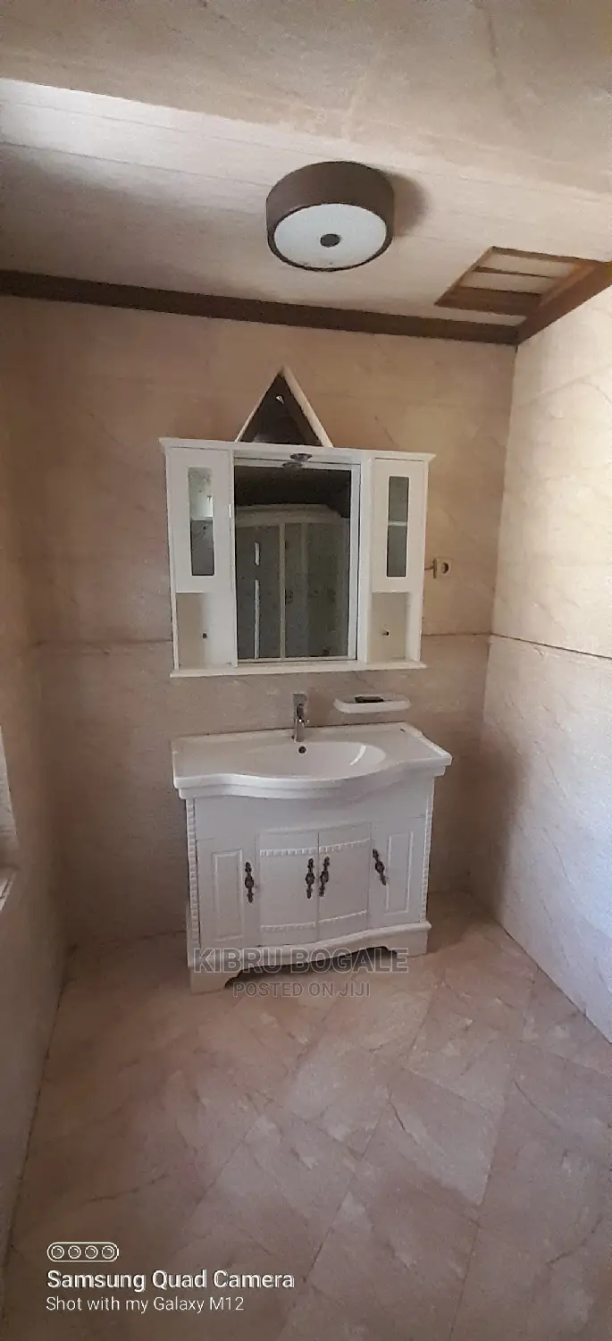 5bdrm House in Ayat, Bole for Sale