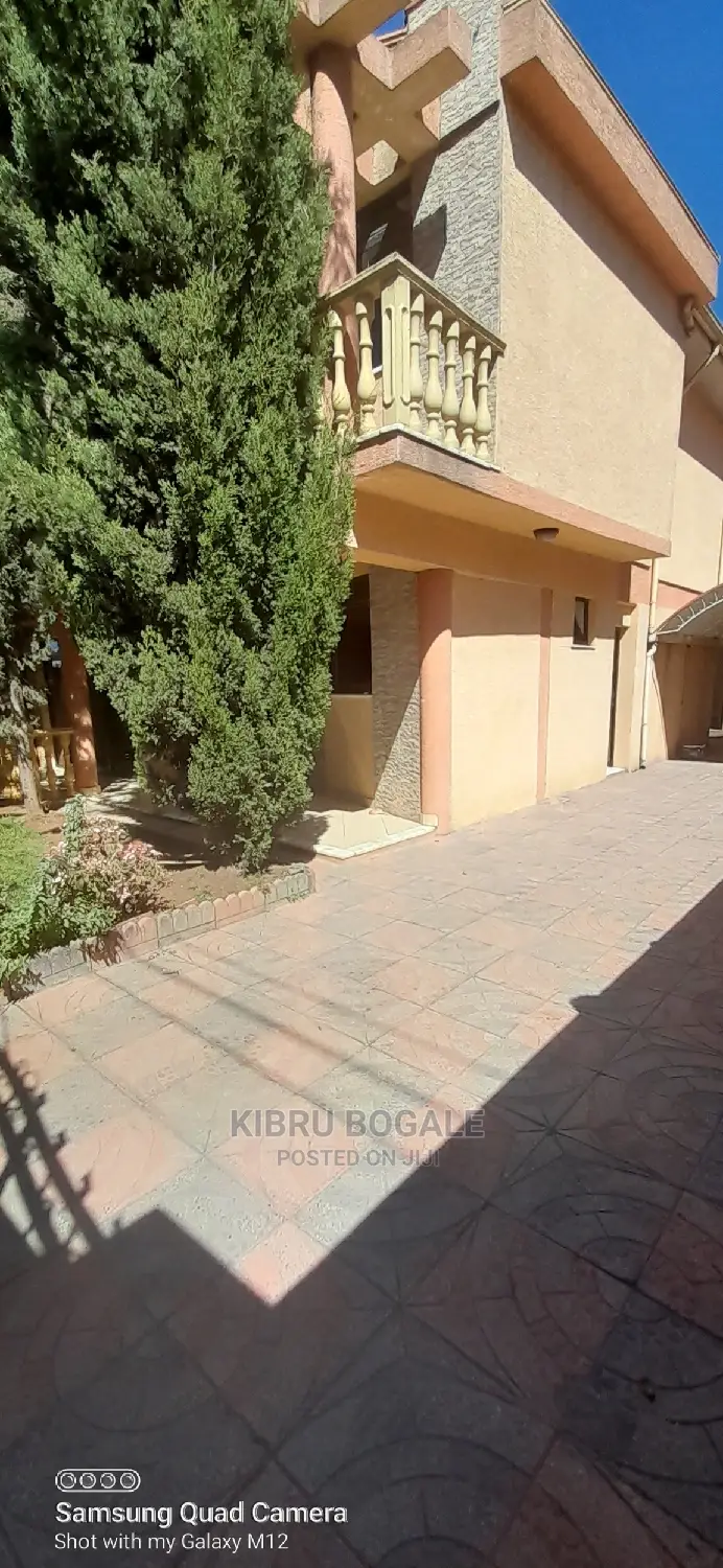 5bdrm House in Ayat, Bole for Sale