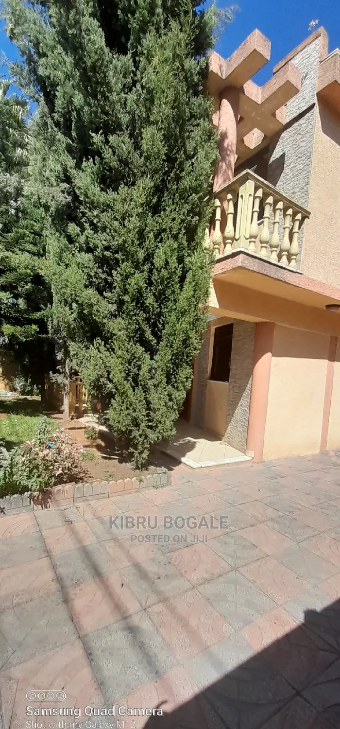 5bdrm House in Ayat, Bole for Sale