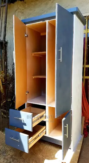 Closest (80 X 50 X 190)