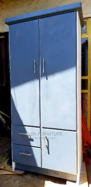 Closest (80 X 50 X 190)