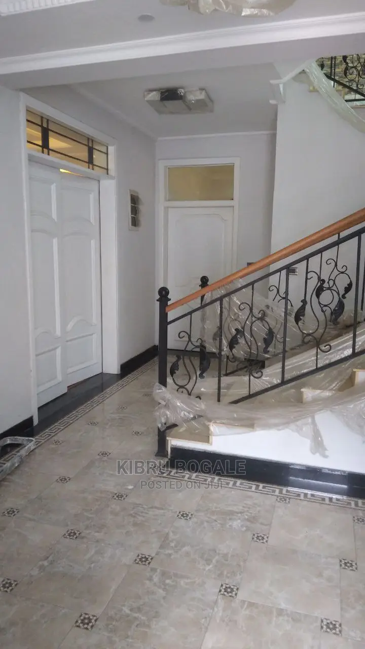 6bdrm House in Samit, Bole for sale