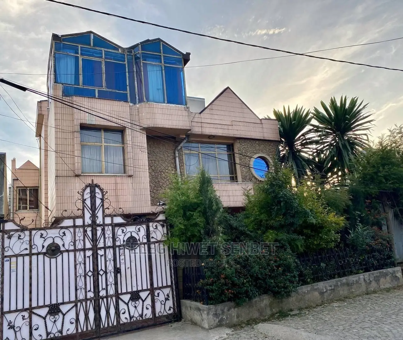 Furnished 6bdrm House in አአ, Bole for Sale