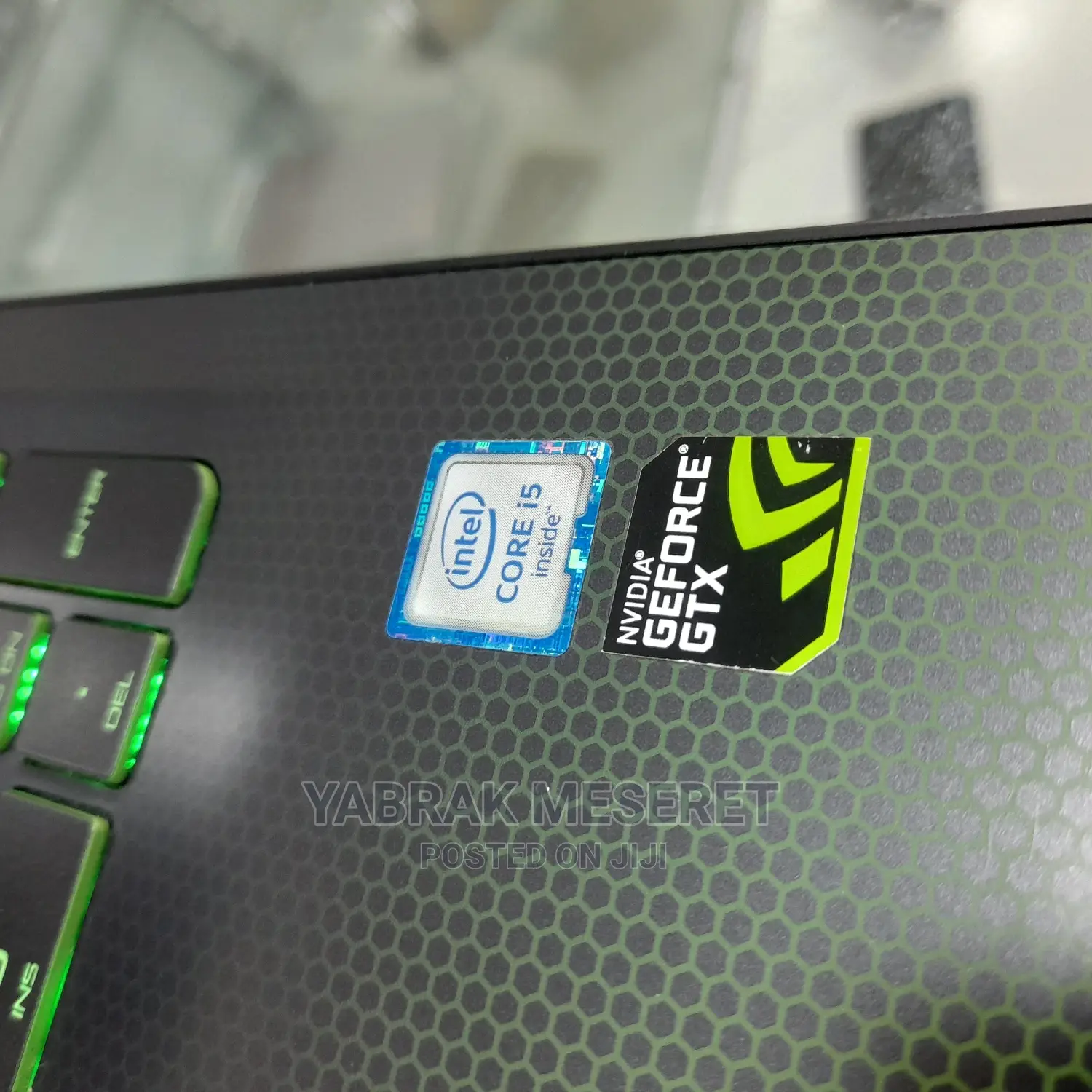 New Laptop HP 8GB Intel Core I5 SSHD+SSD 1T