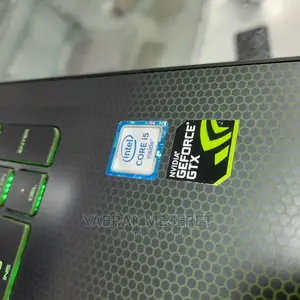 New Laptop HP 8GB Intel Core I5 SSHD+SSD 1T