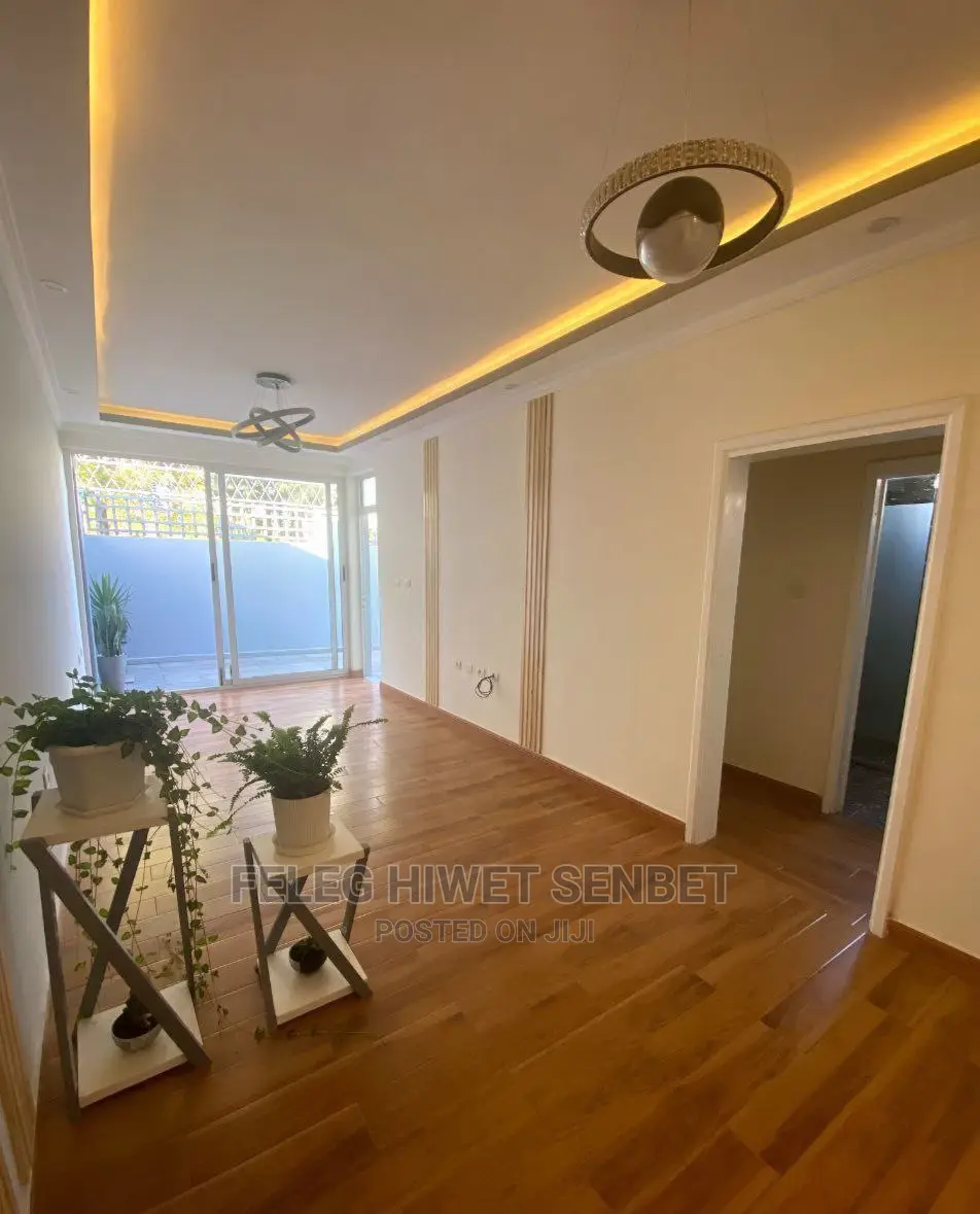 3bdrm Villa in አአ, Bole for Sale